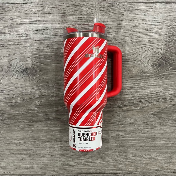 Stanley Quencher 40 OZ Tumbler (Candy Cane Twist) - Picture 2 of 8